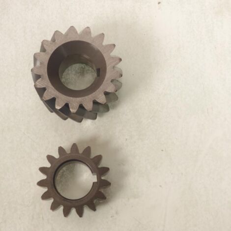 [PRODUIT D'OCCASION] Pignons vilebrequin origine pour moto Suzuki 125 GN 1994 à 2001 (1/2)