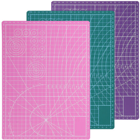 Planche de découpe PVC A4 3 pièces, double face avec quadrillage, multifonction pour bureau, école, peinture et gravure. (1/5)