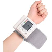Tensiomètre de Poignet, Digital LCD Tensiomètre Tension Artérielle Et La Fréquence Cardiaque, Appareil de Surveillance de La Tension Artérielle Au Poignet, pour Les Soins Infirmiers À Domicile