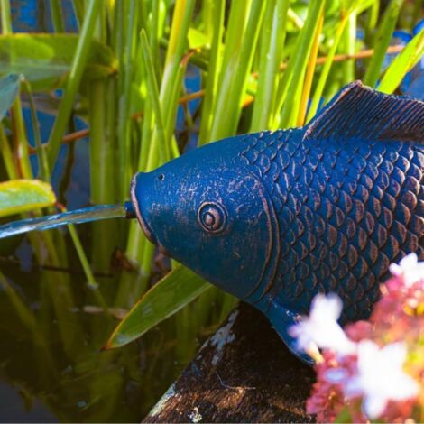 Ubbink – Sujet cracheur d'eau Poisson – Fontaine de jardin en polyrésine – Dimensions 34 x 15 x 20 cm – Débit recommandé 300-1000 l/h