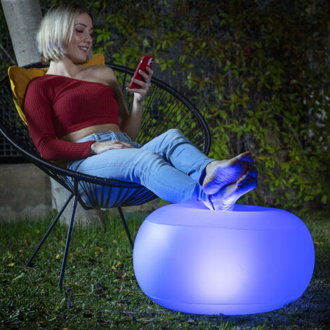 InnovaGoods presenta el Asiento Hinchable con LED Multicolor y Mando a Distancia Pulight, una opción innovadora y versátil para decorar y disfrutar (1/5)