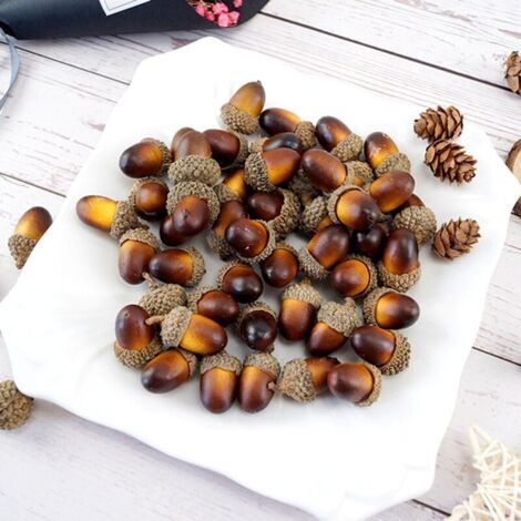 Kleine und realistische künstliche Eicheln, 50 Stück Weihnachtsdekoration, ideal für die Herbstdekoration (Dunkelbraun). (1/4)