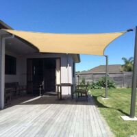 Voile d'ombrage rectangulaire de 3 m x 4 m, protection UV, couleur sable, idéale pour les jardins, patios, terrasses, activités et installations extérieures.