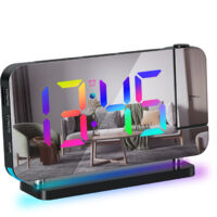 Réveil à projection pour chambre à coucher Horloge numérique LED colorée RVB de 7 pouces avec surface miroir Variateur de luminosité à 6 niveaux Chargeur USB Fonction Snooze 12/24H 11 couleurs Project