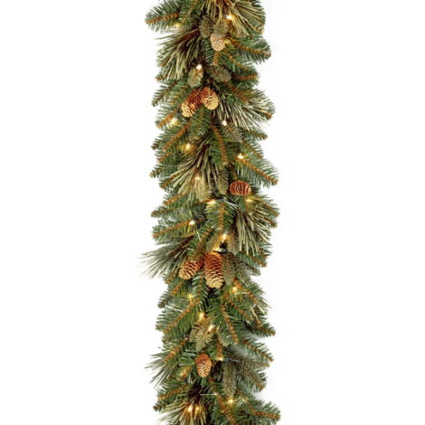 Couronne de Noël artificielle pré-illuminée National Tree Co., pin de Caroline vert, lumières blanches, pommes de pin, alimentée par piles, 2,74 mètres (1/5)