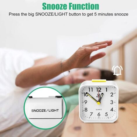 Réveil Silencieux Ankilo Sans Tic-tac – Pile AA, Snooze, Lumière Douce – Petit Réveil De Voyage Pour Dormeur Profond – Blanc