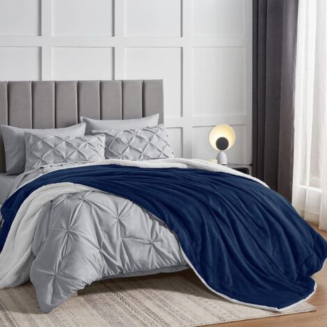 Plaid polaire / couverture chaude hiver SHAUN LE MOUTON 130x160cm - 1 place