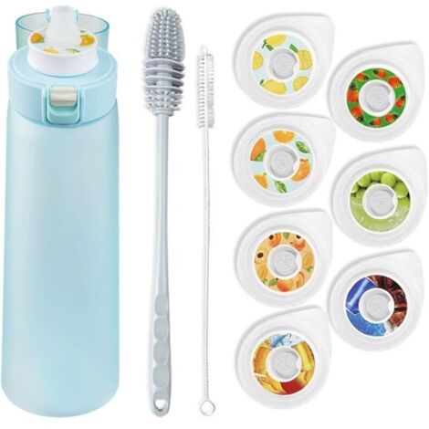 Bouteille d'eau de sport universelle avec 7 jeux de capsules aromatiques, goupillon et dosettes parfumées. Sans sucre, sans BPA, idéale pour la salle de sport, le bureau ou la course à pied. Bleu givr