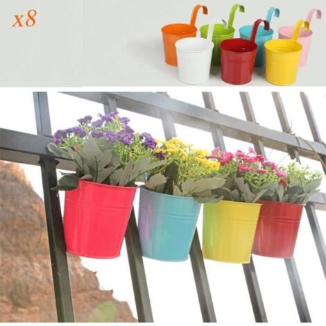 Lot de 8 pots tonneaux Seaude en métal multicolore à suspendre pour balcon, jardin ou décoration intérieure. (1/4)