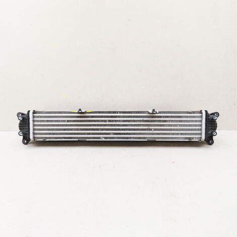 282702M600 convient à l'intercooler avant 1.6 turbocompressé de la Hyundai Elantra 2021-2023. (1/5)