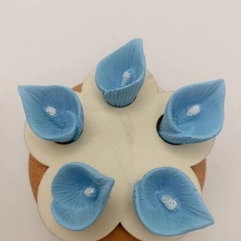 Nourrisseur d'abeilles en forme de calla bleu ciel : un dispositif compact et pratique pour l'apiculture. - AquaForge
