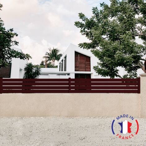 Clôture aluminium 4 lames modèle ajouré en kit - 2 éléments Dimensions L4154 mm (poteaux compris) x H455 mm couleurs Rouge RAL 3004
