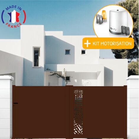 Portail aluminium coulissant découpe laser en kit + Motorisation dimensions L.3000 (entre piliers) X H.1500 mm Couleurs Marron (RAL 1247) (1/2)