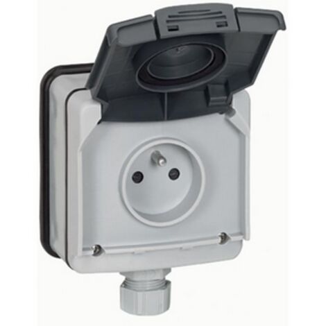 Legrand – Prise de courant étanche 2P+T à volet Plexo IP66 16A 250V – Saillie – À vis – Résistance chocs IK08 – 90466