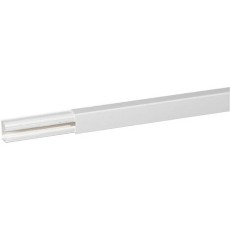 Legrand – Moulure blanche 32mm x 20mm – Longueur 2,1m – Fixation par collage ou vis – Protection IP40 – 30017