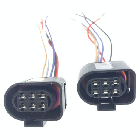 Compatible avec les feux arrière des Audi TT et TTS. (Le socle du feu arrière est grillé et l'alimentation est coupée.) (1/5)