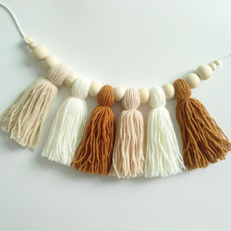Décoration murale artisanale TAPISERIE, ensemble 1 pièce de pompon textile multicolore, dimensions 37x14cm, matériaux laine et bois naturel (1/5)