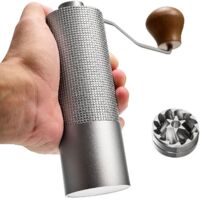 With 6-star grinding core, manual coffee grinder with stainless steel burrs. Internal adjustment capacity 25g for espresso and French press coffee. M coffee grinder