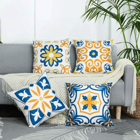 Un ensemble de 4 housses de coussin d'extérieur imperméables à motif floral, style bohème champêtre, parfaites pour le revêtement de canapé, le jardin, le balcon, le salon et la chambre. (1/5)