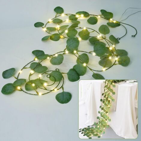 Cette lampe en rotin d'eucalyptus de 5 mètres de long est dotée de 50 lumières LED et est parfaite pour décorer les chambres, les murs et pour Noël. (1/5)
