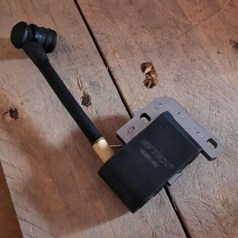 Bobine d'allumage haute tension Emak OLEO MAC 947 952 GS520 2501001 Pièce d'origine Convient aux systèmes d'allumage des moteurs de tronçonneuses Compatible avec de nombreux modèles de machines de j (1/4)