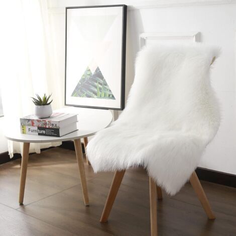 Tapis en fausse fourrure - Blanc - 60 x 90 cm - En peau de mouton à longs poils - Moelleux - Lavable - Décoration pour salon, chambre à coucher (1/5)