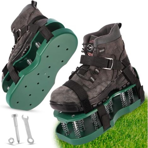 Sandales Aérateur Pelouse, 1 Paire 45mm Aérateur de Pelouse avec 13 Clous et Clé, Base de Ressort Verte, Chaussure à Gazon Ajustable, pour Aerateur Gazon. (1/5)