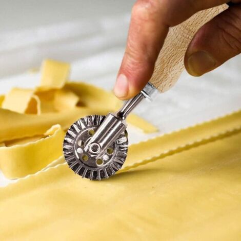 Set of 2 round and square ravioli cutters with wooden handle and ribbed ...