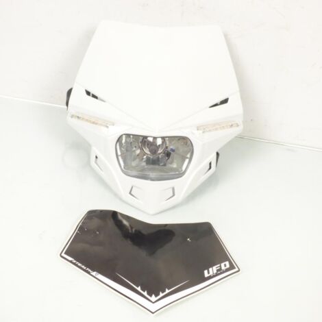 weiße Scheinwerferplatte mit Ufo-Stealth-Optik für