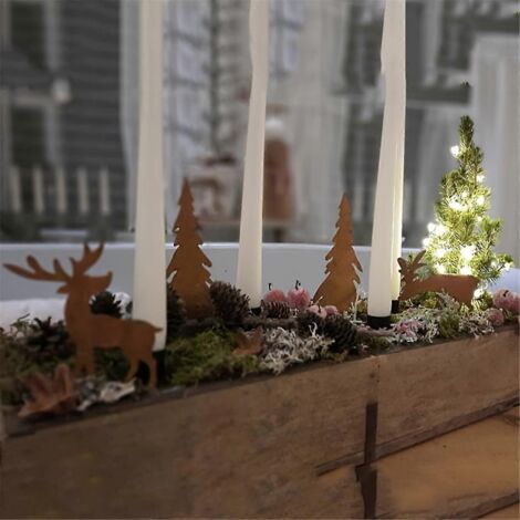 Décoration de Noël extérieure en métal représentant un faon, à planter dans le sapin. (1/5)