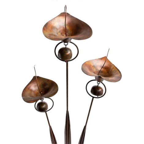 Tuteur de jardin avec clochettes, lys calla, décorations florales d'extérieur