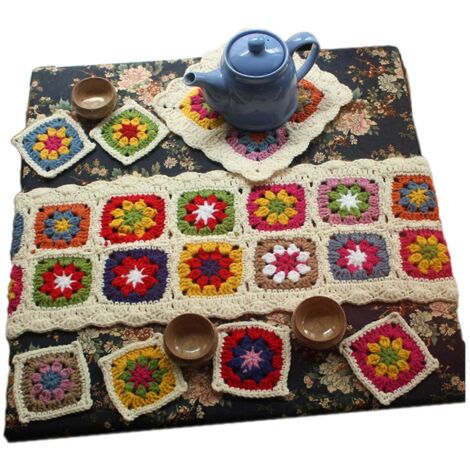 Chemin de table, coussin, dessous de verre et dessous de verre en laine crochetée à la main (lot de 8) pour la décoration de la table du salon et de la salle à manger. (1/5)