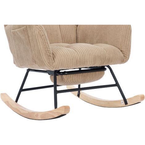 Chaise berteuse en tissu de haute qualité, moderne et dotée de coussins. Elle possède un dossier élevé, ainsi qu’un siège confortable. Le siège est recouvert de coussins pour soutenir le dos. (1/5)