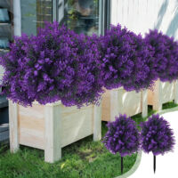 Lot de 2 arbustes d'extérieur résistants aux UV, eucalyptus artificiel, avec piquets de fixation, violet