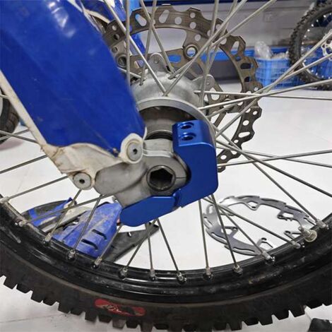 Disponible en 1 couleur : Noir Matériau : Alliage d'aluminium Base d'amortisseur pour moto tout-terrain Accessoire de protection pour moto. (1/5)