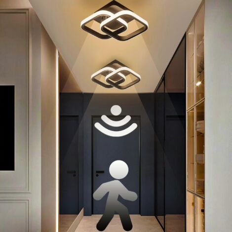 Plafonnier LED avec détecteur de mouvement intégré, 22 W, blanc chaud, dimensions : 24 × 20 × 9 cm, idéal pour les couloirs, garages et salles de bains. Vendu à l’unité.