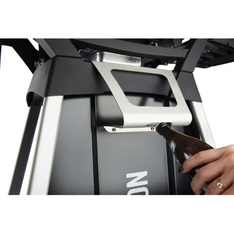 Napoleon PRO 285 Stand TRAVELQ Wagenunterbau Wagenmodul PRO285-STAND" ;"Der Napoleon TravelQ Standwagen ist die perfekte Ergänzung zum mobilen Gasgrill TravelQ PRO285. Dank der langlebigen Konstruktion aus Aluguss und pulverbeschichtetem Stahl mit Edelstahl-Akzenten trotzt er den Elementen und Korrosion. Die Gasflasche findet hinter der stylischen Gasflaschenverkleidung ihren Platz. Zusätzliche Aufbewahrungsmöglichkeiten bieten 4 seitlich angebrachte Haken. Der gesamte Wagen ist für den schnellen und einfachen Einsatz konstruiert. Ist Platz rar, werden die Seitenablagen einfach ausgehängt. Der Wagen selbst bietet viel Stauraum: integrierte Handtuchhalter, Besteckhaken und Halterungen für die Grillroste. Das Edelstahl-Gewürzregal besitzt zusätzlich einen integrierten, komfortablen Flaschenöffner. Die großen Räder und die leichte Bauweise ermöglichen es, den TravelQ Wagen überall hin mitzunehmen. Der PRO285 Wagen ? die professionelle, mobile und kompakte Erweiterung des TravelQ PRO 285.<br><br>Maße:<br>- ca. 77 cm Länge<br>- ca. 53 cm Breite<br>- ca. 71 cm Höhe<br> <br>Sonstiges:<br>- Optionales Standmodul <br>- mit abnehmbaren Seitenablagen<br>- Gewürzhalter mit integriertem Flaschenöffner<br>- Stabile Haken zum Aufhängen von Grillbesteck & Co.<br>- Elegante Schwarze Front verbirgt Propangasflasche<br>- Farbe: Schwarz<br>- Verpackungsmaße: ca. 80 x 57 x 22 cm<br>- Gewicht: ca. 13 kg<br> <br>Produktbeschreibung und Lieferumfang beziehen sich auf:<br>- 1x Napoleon PRO 285 Stand TRAVELQ Wagenunterbau Wagenmodul PRO285STAND<br> <br>Lieferung erfolgt ohne den Grill selbst.<br><br>Die Garantiebedingungen der Firma Napoleon erfahren Sie unter:<br>https://www.napoleon.com/de/de/grills/hilfe/gewaehrleistung (1/4)