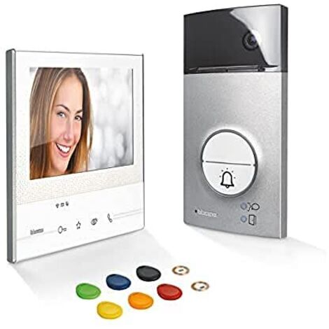Bticino 363911 KIT VIDEOCITOFONO WIFI MONOFAMILIARE, 1 Pulsantiera Esterna con Campanello e Telecamera + 1 Monitor Interno 7"" Touchscreen con Vivavoce, Contrabile da App, Espandibile per Bifamiliare (1/4)