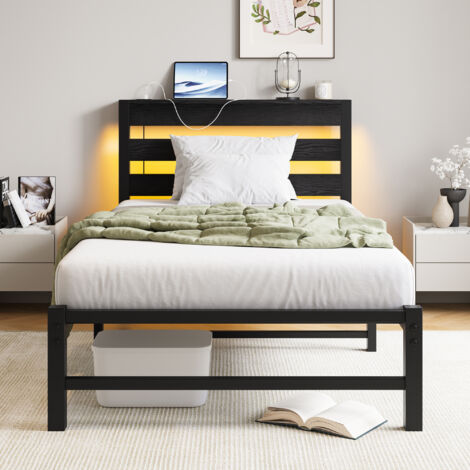 90 x 200 cm le cadre de lit est doté d'un système d'éclairage LED intégré et d'un système d'alimentation USB intégré. Le matelas n'est pas inclus. Un espace de rangement est disponible sous le cadre (1/5)