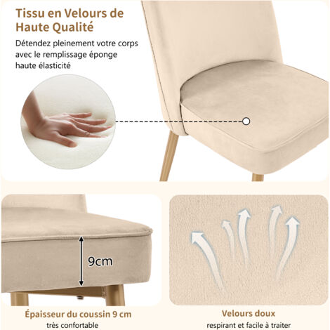 Deux chaises de séjour, en velours beige moderne. Les pieds métalliques sont dorés. Ces chaises sont élégantes et confortables. Elles conviennent parfaitement pour les salles à manger, les salons et l (1/5)