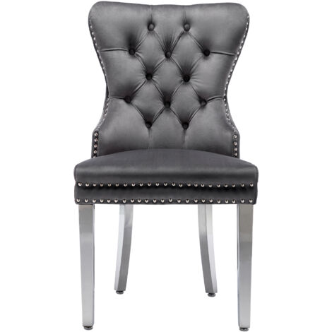 Chaise pour le salon de couture. Chaise à la fois utile dans la cuisine et dans le salon. Elle possède un heurtoi unique sur le dos 6 pieds. Chaise dotée de coussinets en cuir, (1/5)