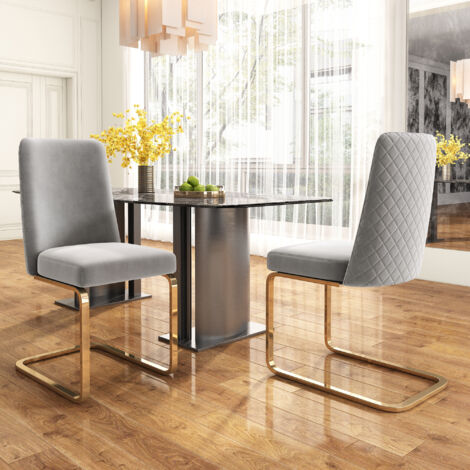 Chaises de salon en tissu, set de 2 pièces. Design luxueux. Conçues pour être utilisées dans les salons et les chambres à coucher. Structure en métal doré. Pieds métalliques également dorés. (1/5)