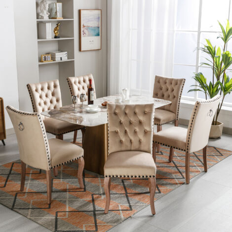 Chaise pour le salon de couture. Chaise destinée à la cuisine ou au salon. Elle est dotée d’un mécanisme de fermeture unique sur le dos. 6 pièces en stock. Chaise avec assises en bois massif (1/5)