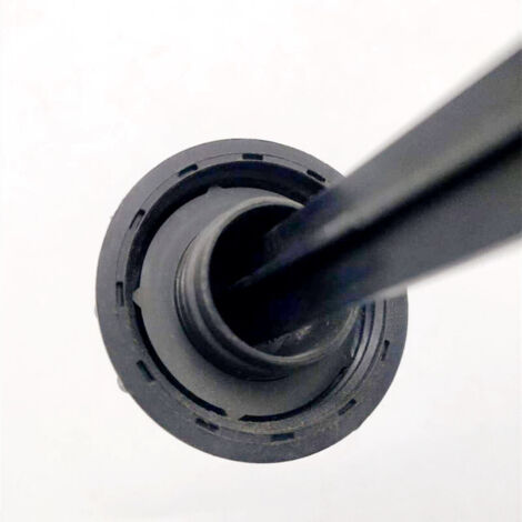 Le bouchon 4009W7 est compatible avec les réservoirs d'eau hydraulique des Peugeot 3008, 307, 407, 5008, Citroën C4 et DS5. Il est composé d'un bouchon en plastique, d'un vase d'expansion étanche et d (1/4)