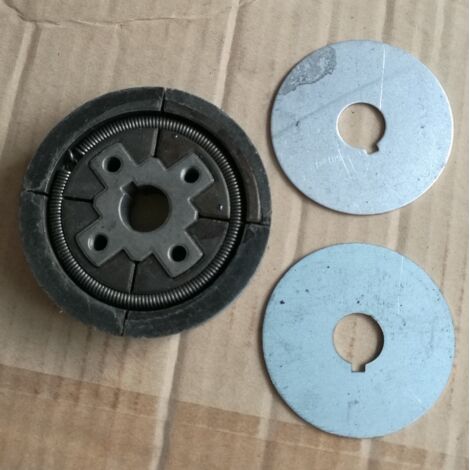 Embrayage EH12 : diamètre extérieur de 78,5 mm, trou de montage de 15 mm, épaisseur de 18 mm  embrayage centrifuge adapté aux moteurs Robin EH12.
