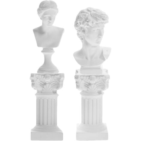 de 2 sculptures miniatures en r sine repr sentant une figure (1/5)
