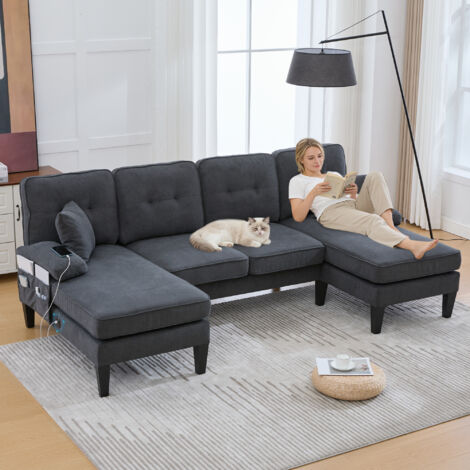 Grand canapé en forme de U, pouvant accueillir 4 personnes. Constitué de tissu en lin doux. Dossier moderne. Il comprend deux chaises-lits. Pieds stables. Assises confortables, avec des coussins décor (1/5)