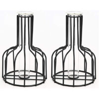 Deux vases en fer forgé noir, pour la décoration de table.