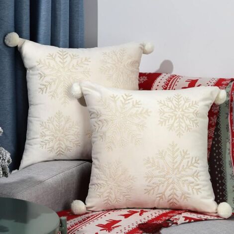 Taie d'oreiller Décorative de Noël, 2PCS 45x45cm Housses de Coussin de Noël en Velours Souple avec Broderie Flocon de Neige et Boules en Peluche pour Canapé Lit Voiture Maison, Blanc & Jaune (1/5)