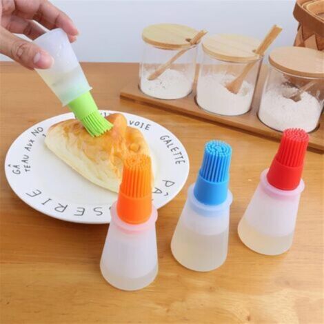 Ensemble de 4 pièces comprenant une bouteille d'huile, une brosse pour gril, une brosse à épices en silicone, un distributeur d'huile pour barbecue et des ustensiles pour griller, cuisiner et pâtisser